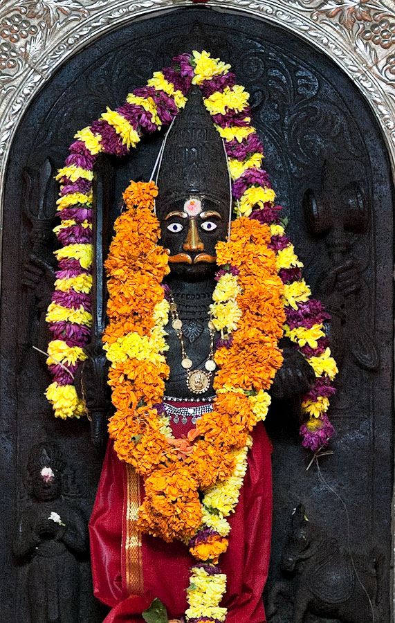 Ancient idol of Ravalnath at Mulgaon, Goa Ancient idol of Ravalnath at Mulgaon<br>5D, 85L II