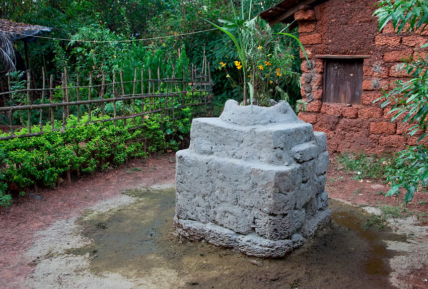 Tulsi in Tikhazana built on laterite base and plastered with cow dung<br>5D Mark II, 24-105L
