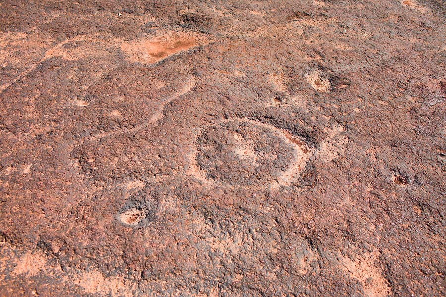 Prehistoric rock art in Usgalimol, Goa<br>5D, 35L