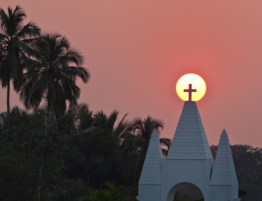 Sunset in Saligao, Goa<br>5D Mark II, 300L f/4