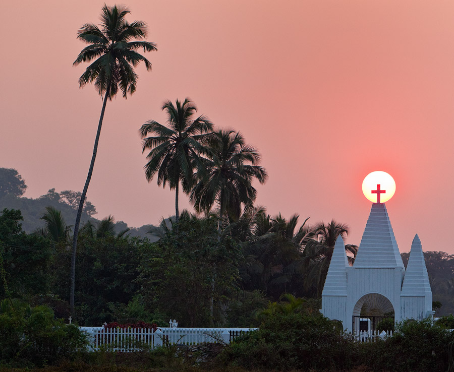 Sunset in Saligao, Goa<br>5D Mark II, 70-200L f/2.8 IS
