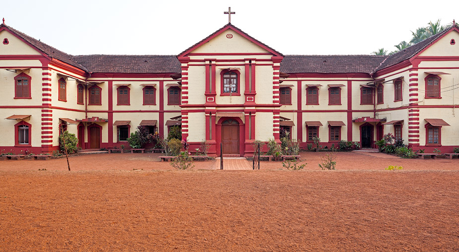Holy Cross High School in Gaunsavaddo, Siolim