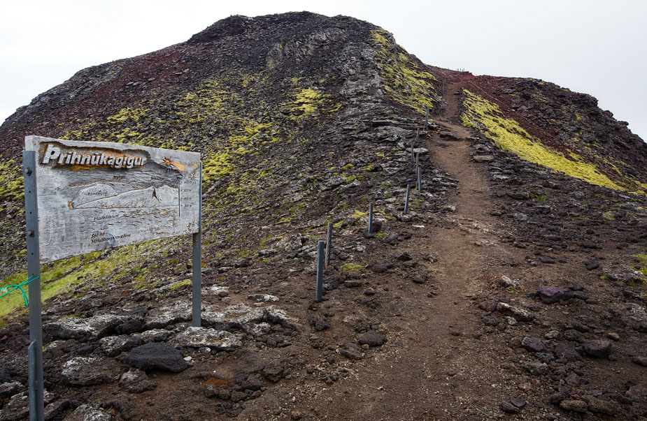 Path to Þríhnjúkagígur