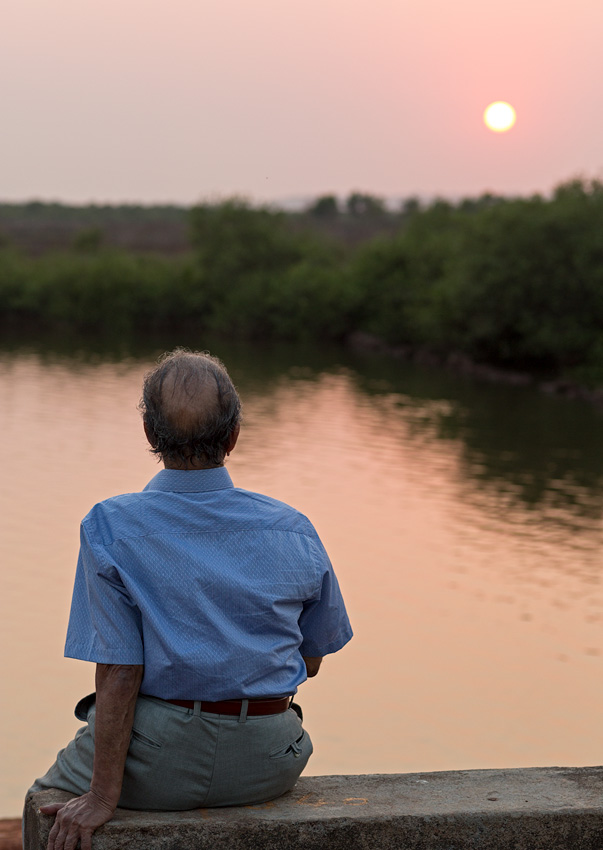 Pappa in Divar at sunset