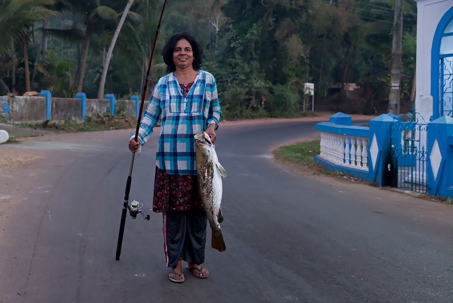 Margaret Fernandes of Reis Magos with her catch ('chonak')