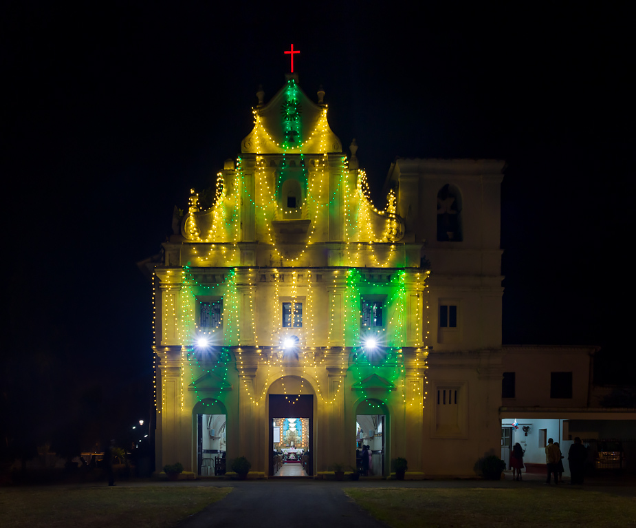 Christmas Eve midnight mass at Nagoa Church, Goa