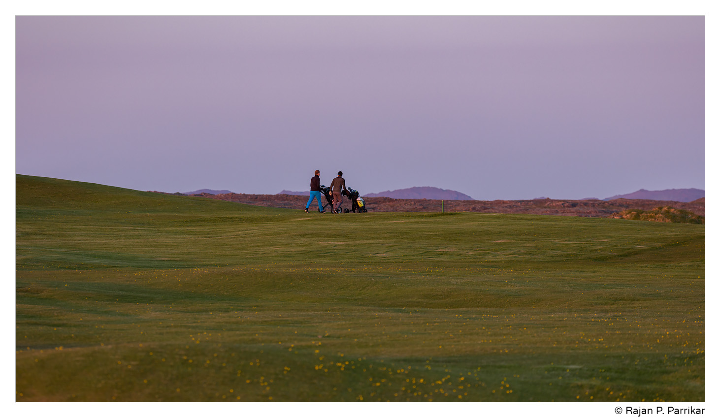 Midnight golf near Kálfatjarnarkirkja