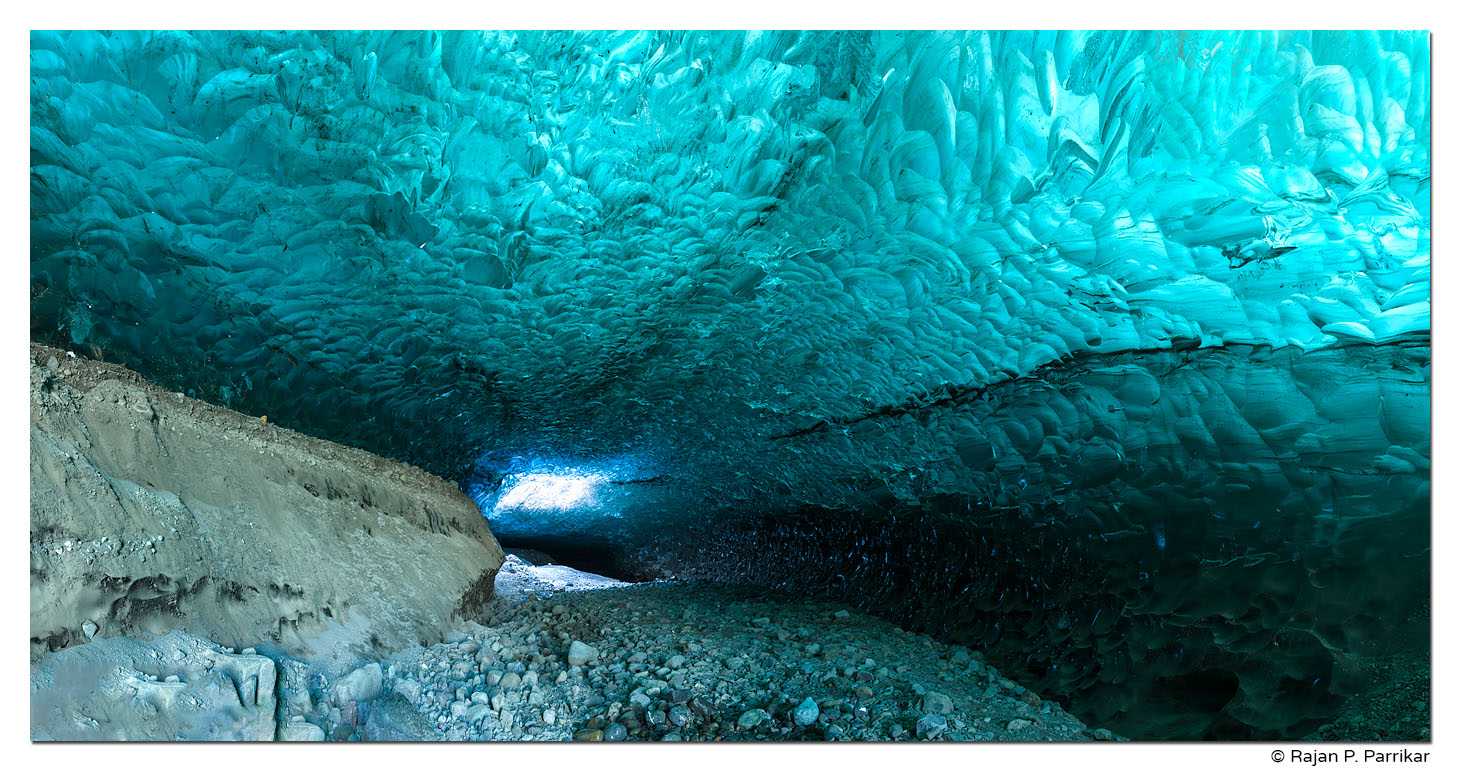 Crystal ice cave in Breiðamerkurjökull glacier, Iceland